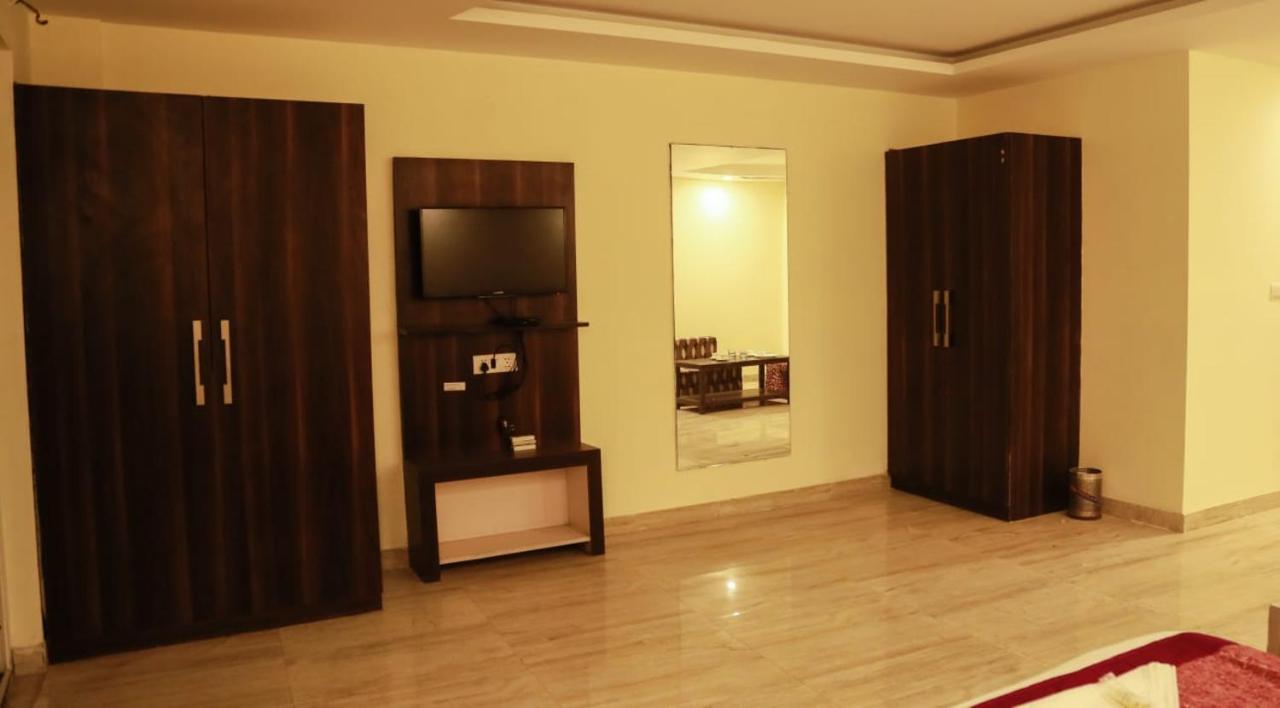 Basoya Farm 2Bhk Villla With Pool - 10 Min Away From Chattarpur Faridabad Buitenkant foto