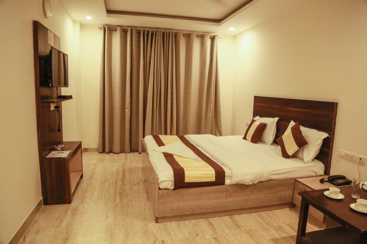 Basoya Farm 2Bhk Villla With Pool - 10 Min Away From Chattarpur Faridabad Buitenkant foto