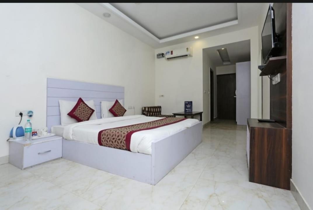Basoya Farm 2Bhk Villla With Pool - 10 Min Away From Chattarpur Faridabad Buitenkant foto