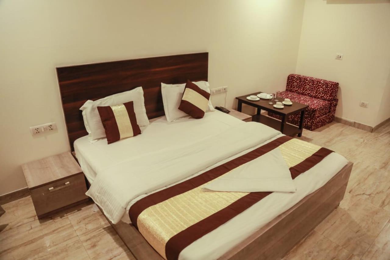 Basoya Farm 2Bhk Villla With Pool - 10 Min Away From Chattarpur Faridabad Buitenkant foto