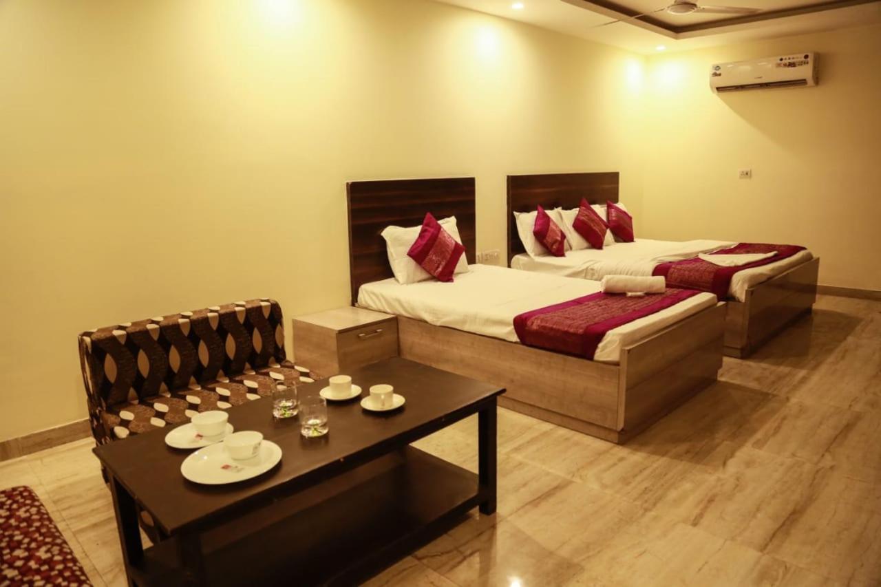 Basoya Farm 2Bhk Villla With Pool - 10 Min Away From Chattarpur Faridabad Buitenkant foto